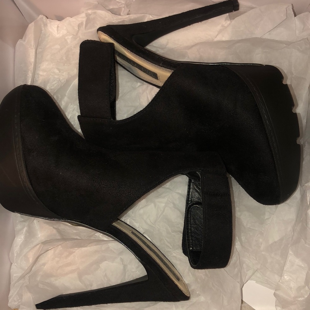 Izabella Rue ‘Nori’ heels